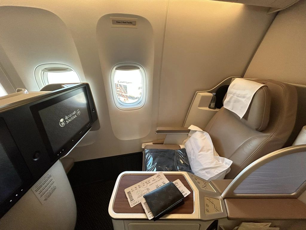 Saudia, Business class